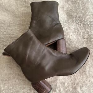 LoQ - Georgia Boot in Khaki (size 8)